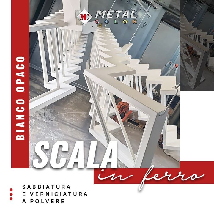 SCALA IN FERRO ❗️

Metal Color: l'arte della verniciatura a polvere