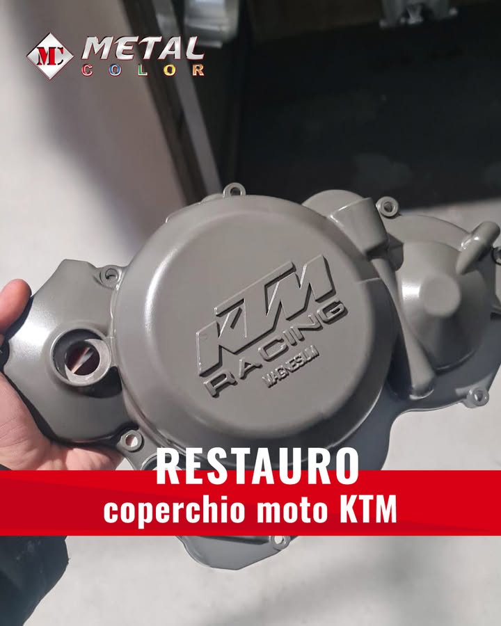 🏍️ Restauro Coperchio Moto KTM 🔧✨

Ogni dettaglio conta quando si